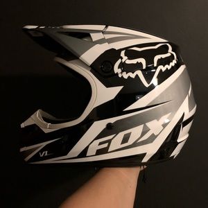 Fox racing V1 helmet